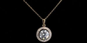 18KT Gold Halo Diamond Pendant
