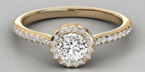 Ladies 18Kt Gold Lab Grown Diamond Ring