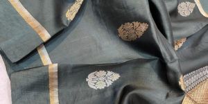 Grey Hnadloom Boota Silk Saree