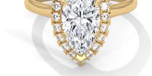 18K Gold Marquise Diamond Halo Ring for Women