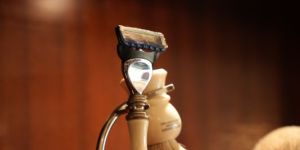 the crown haircut service