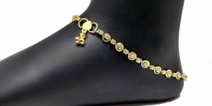 Elegant Gold Diamond Anklet