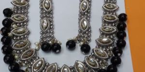 Necklace Set with Glass Beads