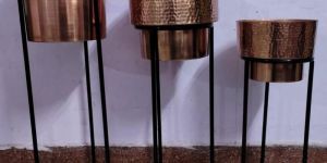 Metal Stand Pots