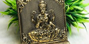 Handcrafted Mor Pankhi Wooden Key Holder