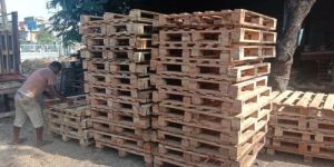 Two Way Babool Wood Pallet