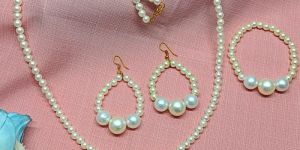 Handcrafted White Pearl Jewelry Set