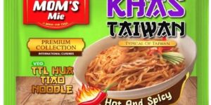 Mom Mie Chicken Hot Spicy Instant Noodle