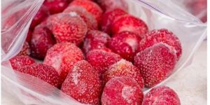 Frozen Whole Strawberry