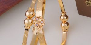 Beautiful White Stone Flower Shaped Artificial Golden Bracelet