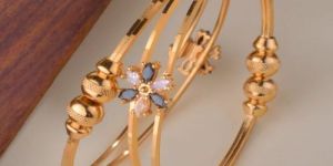 Gray Stone Flower Shaped Artificial Golden Bracelet