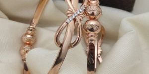 Infinity Shaped Artificial Golden Bracelet