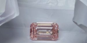 14 carat fancy pink emerald lab grown diamond