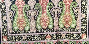 Elegant Kashmiri Shawl with Zari