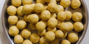 Besan Laddu