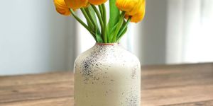 VA10031 Off White Flower Vase