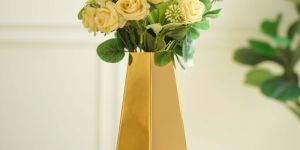 VA10171 Prism Glow Flower Vase