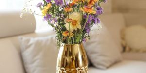 VA10072 Textured Golden Flower Vase