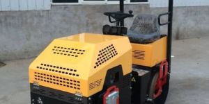 1000kg Ride On Ground Pitch Roller