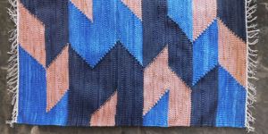 Floor Rug zig-zag Design