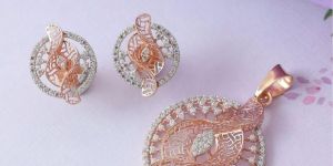 Ladies Artificial Stylish Pendant Set