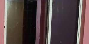 2 tag colour sliding door