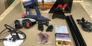 Brand New Minelab Gold Monster 1000 Gold Detector