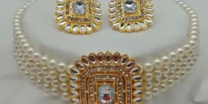 Stylish Kundan & Pearl Square Choker Set