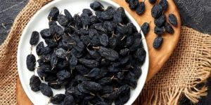Kashmiri Black Raisin