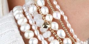White Female Pearl Bracelet