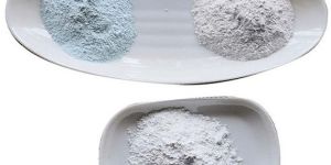 White Urea Powder