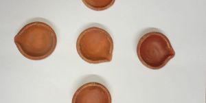 Clay Diya