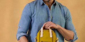 Mini Aki Crossbody Bag