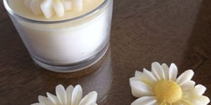 daisy charm candle jar