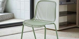 Modern Plastic Molded Chair with Metal Legs
