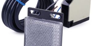 E3JK-R4M1 Sensor Switch Specular Reflection Photoelectric DC 10-24V 3A