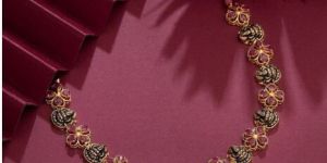 Gold Necklace with Precious Stone