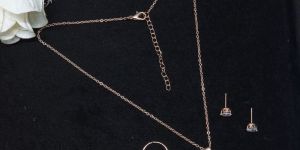 3-piece rose gold pendant set