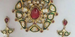 Bridal Kundan Pendant Set