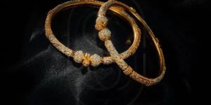 Designer 22K Gold Toned Bangle