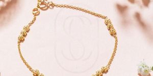 Gold Single Line Moti Design Bracelet
