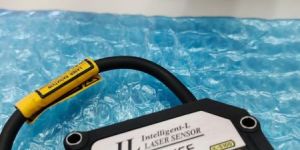 ILS-100 Keyence INTELLIGENT-L Laser Sensor