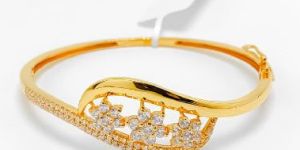 22KT New Design Gold Ladies Kada Stone