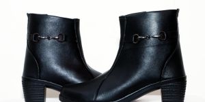 Ladies Black Rexine Heel Shoes