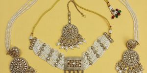 Multi-Strand Kundan Jewelry Set