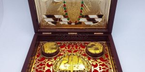 Jai Shreenath Gold Plated Photo Frame Box