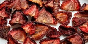 Dehydrated Strawberry Chips