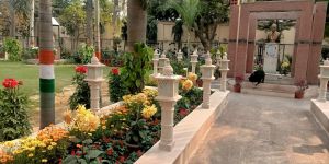 Garden Sandstone Lamp Post