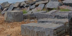 Black Granite Quarry Rough Granite Blocks