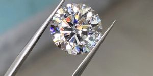 Round Plus 25 Pointer Diamond